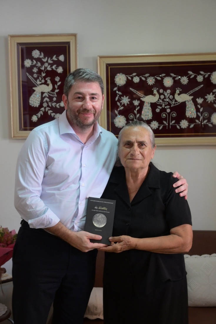 Τη Χαρίτα Μάντολες συνάντησε ο Νίκος Ανδρουλάκης στην Κύπρο