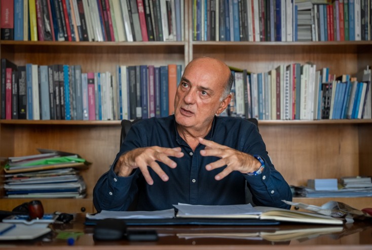 νίκος καρατζάς