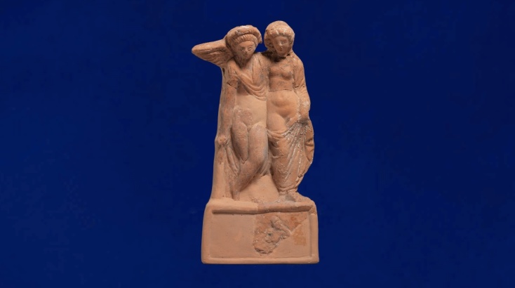 Πήλινο σύμπλεγμα του Έρωτα και της Ψυχής, άγνωστης προέλευσης. Χρονολογείται στον ύστερο 1ο-2ο αι. μ.Χ.