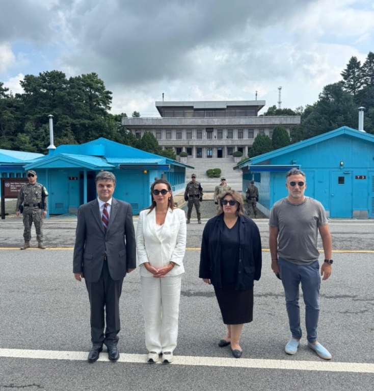 Η Όλγα Κεφαλογιάννη στην αποστρατιωτικοποιημένη ζώνη Νότιας και Βόρειας Κορέας