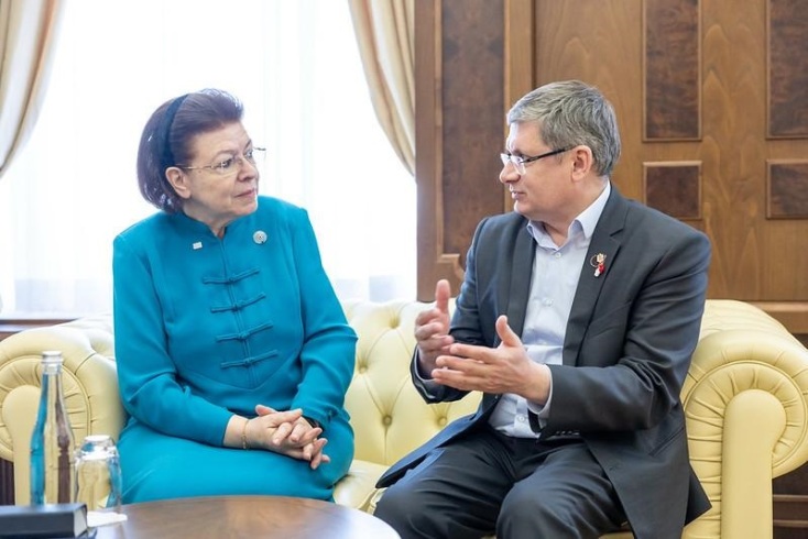 Η Υπουργός Πολιτισμού Λίνα Μενδώνη και ο Πρόεδρος της Βουλής της Μολδαβίας Igor Grosu 