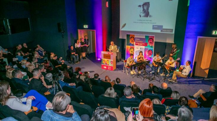 Το Σάββατο 18 Απριλίου, απονεμήθηκαν για ακόμα μία χρονιά τα Διεθνή Ποιητικά Βραβεία «Jean Moréas», στο κατάμεστο αμφιθέατρο του Αρχαιολογικού Μουσείο Πατρών