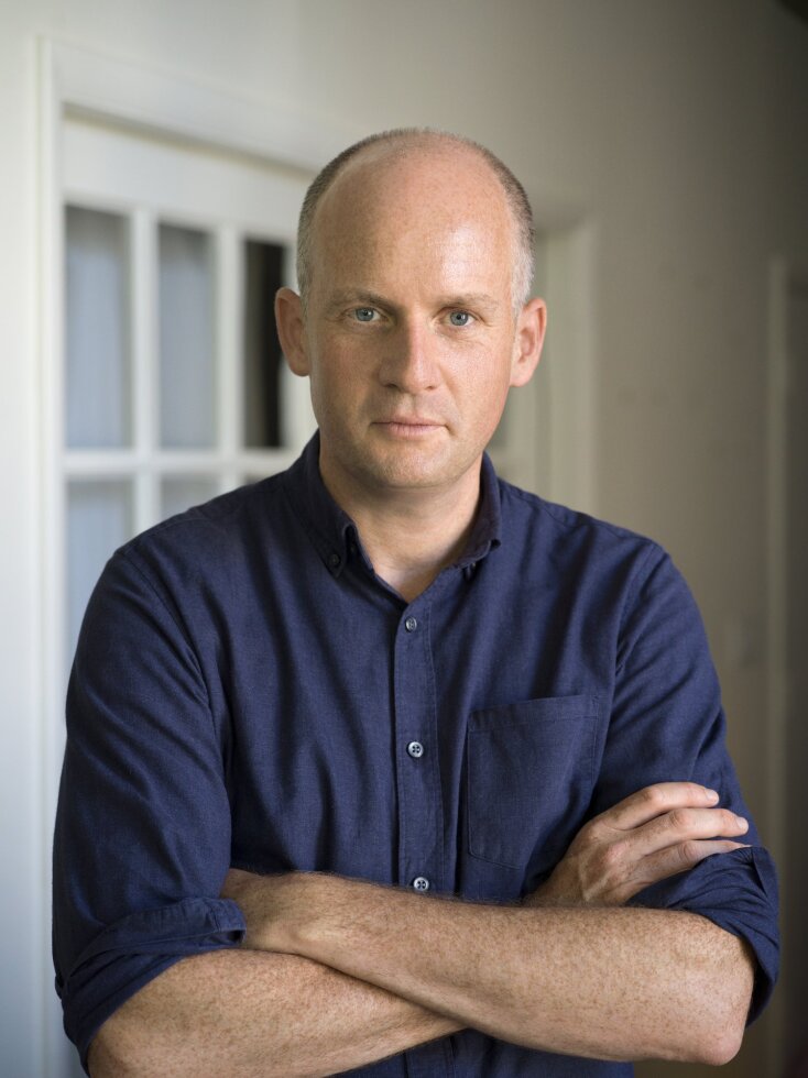 Μετά από μια δεκαετία συγγραφής συμβουλών για το περιοδικό του Σαββατοκύριακου της βρετανικής εφημερίδας Guardian, ο Oliver Burkeman κάνει τον απολογισμό: τι έμαθε γύρω από τα μυστικά της ανθρώπινης ευτυχίας