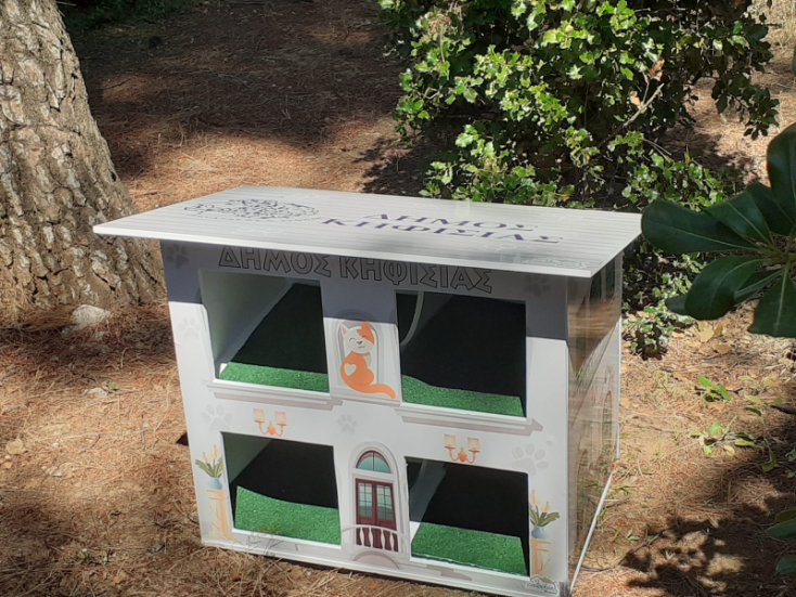 Μικρά καταφύγια για τις αδέσποτες γάτες στην Κηφισιά