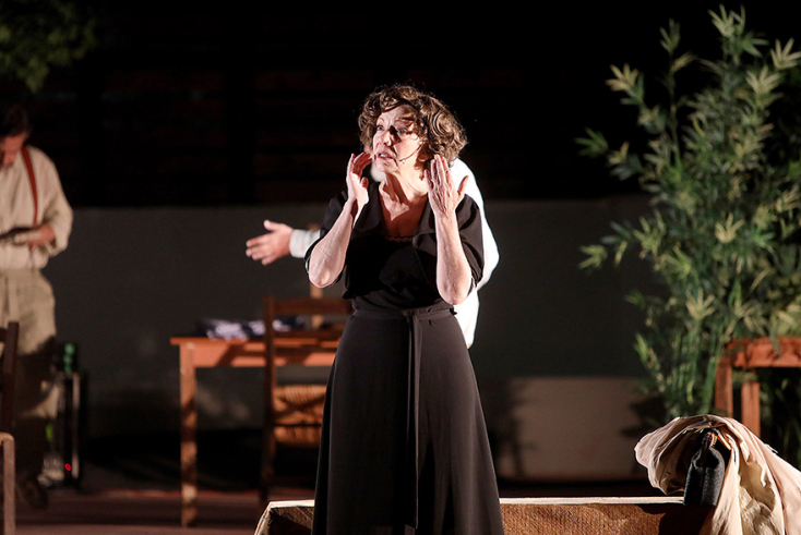 Η Πέμη Ζούνη