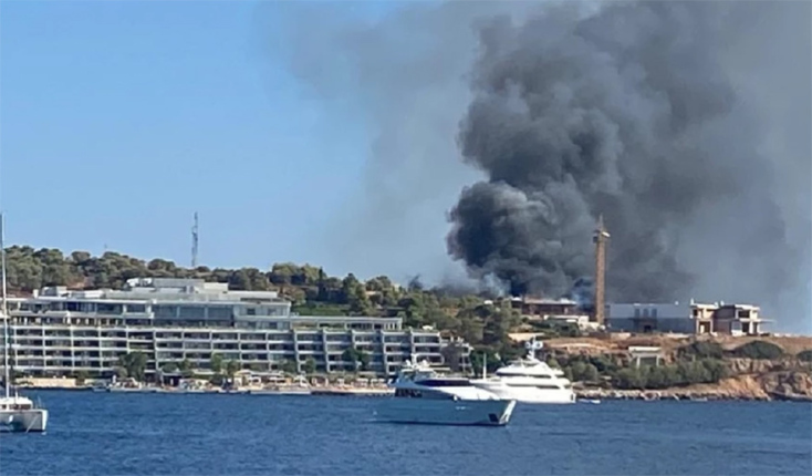 Φωτιά στον Αστέρα Βουλιαγμένης