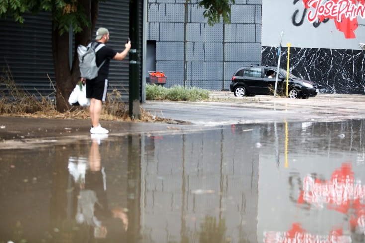 ΚΛΕΙΣΤΗ Η ΚΥΚΛΟΦΟΡΙΑ ΣΤΗΝ ΧΑΜΟΣΤΕΡΝΑΣ ΛΟΓΩ ΤΗΣ ΕΝΤΟΝΗΣ ΒΡΟΧΟΠΤΩΣΗΣ