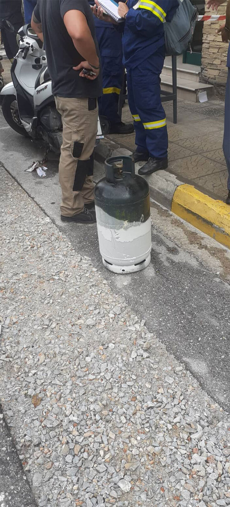 Έκρηξη φιάλης υγραερίου σε ψητοπωλείο στον Βόλο 