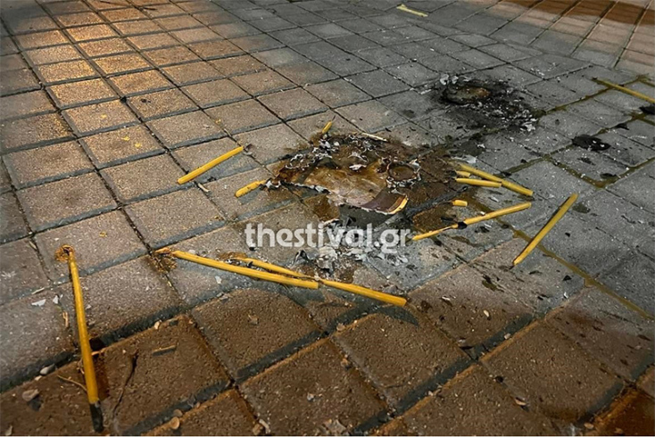 Παρέα νεαρών έκαψε εικόνα της Παναγίας στη Θεσσαλονίκη