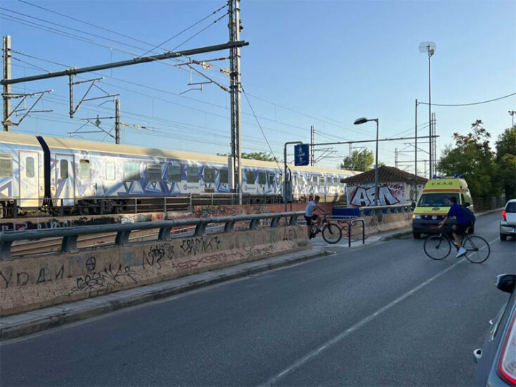 Άτομο παρασύρθηκε από τρένο στη Λάρισα © onlarissa.gr