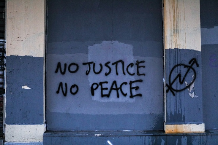 ΣΥΓΚΕΝΤΡΩΣΗ ΚΑΙ ΠΟΡΕΙΑ ΓΙΑ ΤΗΝ ΔΟΛΟΦΟΝΙΑ ΤΟΥ ΑΚΤΙΒΙΣΤΗ ΖΑΚ ΚΩΣΤΟΠΟΥΛΟΥ (