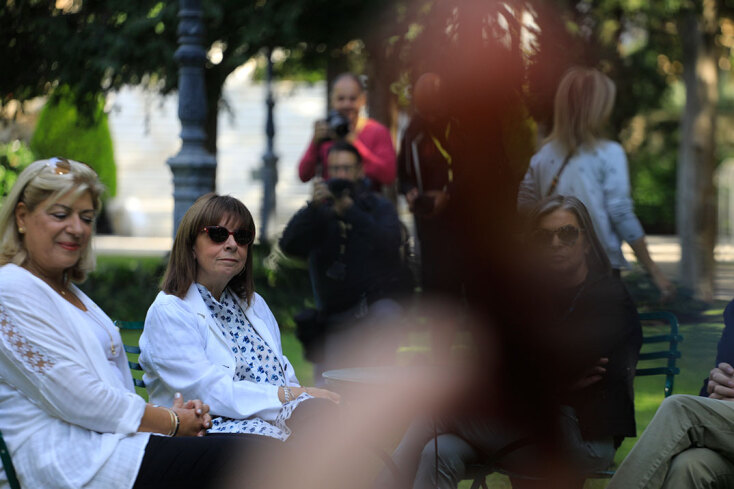 Η Κατερίνα Σακελλαροπούλου ήταν παρούσα στην επίσημη «πρώτη» του ανοίγματος του Κήπου του Προεδρικού Μεγάρου στο κοινό