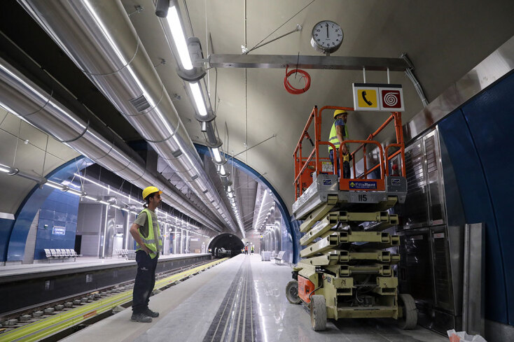 Τελευταία μερεμέτια στον σταθμό Μετρό «Δημοτικό Θέατρο» πριν από τα εγκαίνια