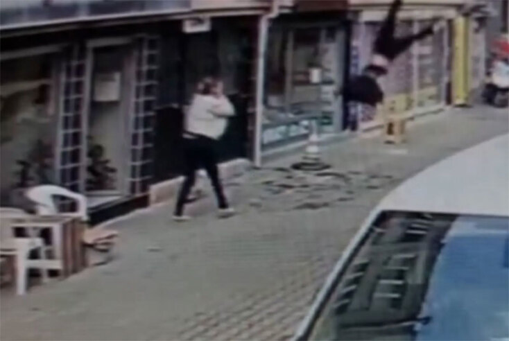 Κάμερα ασφάλειας καταγράφει την πτώση της 15χρονης