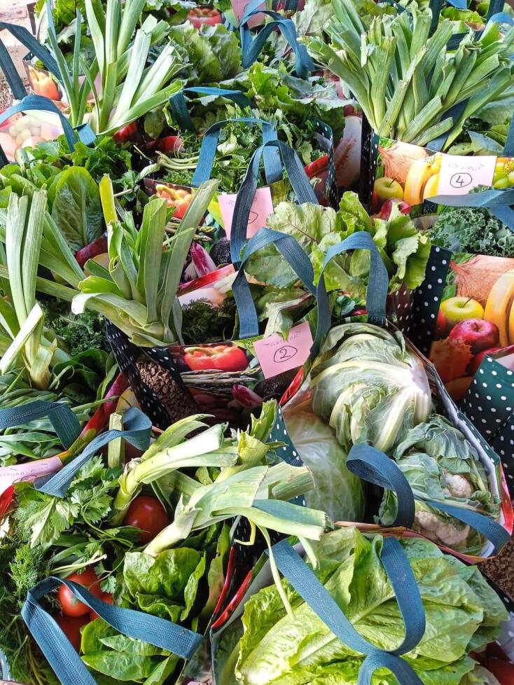 Τα καλάθια με τις παραγγελίες είναι έτοιμα να φύγουν για την Αθήνα