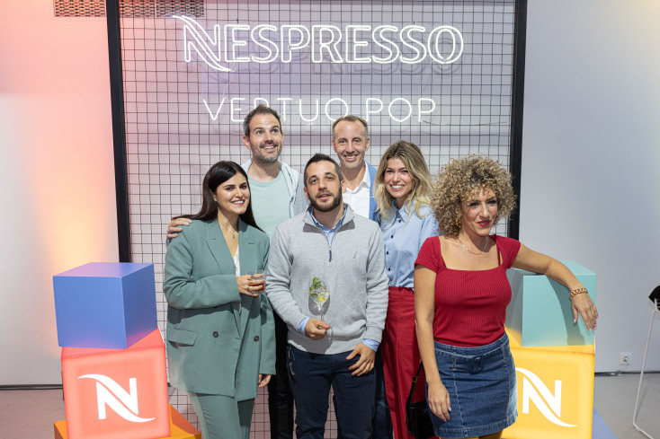 από αριστερά προς τα δεξιά: Φωτεινή Τσώρη, PR Manager Nespresso Hellas, Στέφανος Λοΐζος, Marketing Head, Nespresso Hellas, Αντώνης Σελέκος, Αντώνης Αυγερόπουλος, Διευθύνων Σύμβουλος, Nespresso Hellas, Βάσια Κωσταρά και Γεωργιάννα Χιλιαδάκη