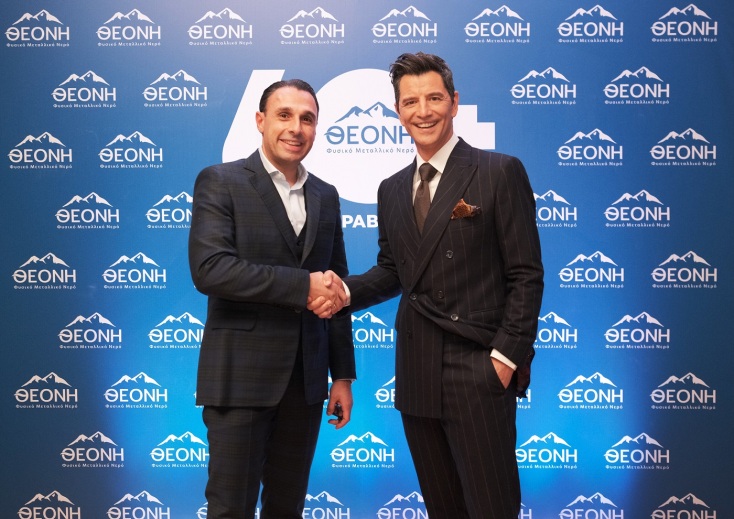 Ο Πρόεδρος και Διευθύνων Σύμβουλος, κ. Δημήτρης Τσέλιος με τον κ. Σάκη Ρουβά παρουσιαστή της εκδήλωσης και brand ambassador του Θεόνη