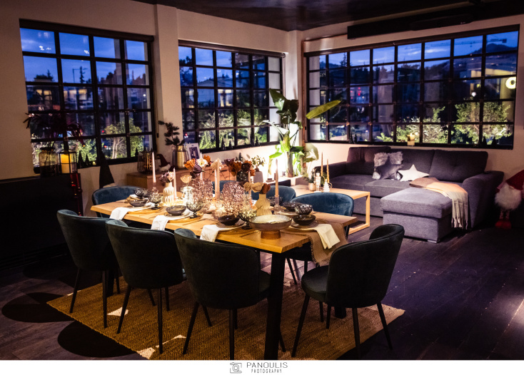 Άποψη του χώρου με τα έπιπλα, διακοσμητικά και Χριστουγεννιάτικα στολίδια JYSK Ελλάδας. 