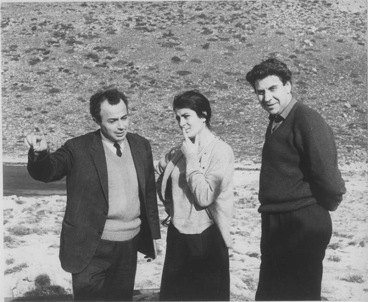 Ο Μίκης Θεοδωράκης, η Ειρήνη Παπά και ο Μιχάλης Κακογιάννης στα γυρίσματα της ταινίας του Ζορμπά