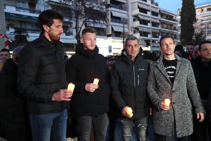 [358910] ΣΙΩΠΗΡΗ ΠΟΡΕΙΑ ΜΝΗΜΗΣ ΓΙΑ ΤΟΝ ΑΛΚΗ ΚΑΜΠΑΝΟ ΣΤΗ ΘΕΣΣΑΛΟΝΙΚΗ (ΒΑΣΙΛΗΣ ΒΕΡΒΕΡΙΔΗΣ / ΜΟΤΙΟΝ ΤΕΑΜ)