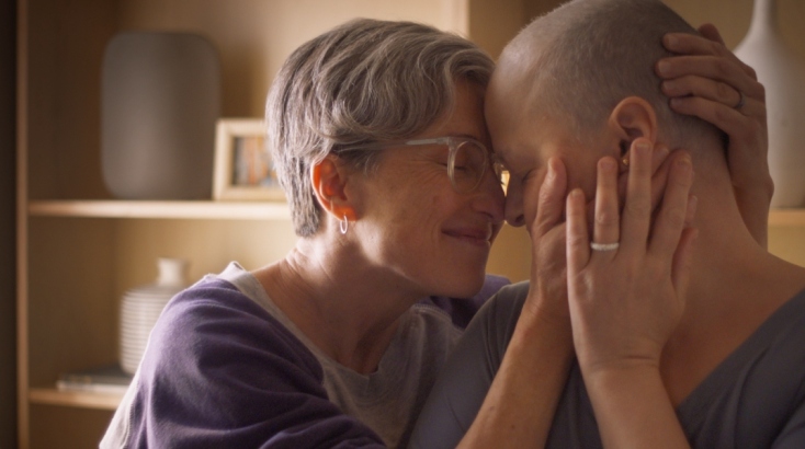 La Roche-Posay, «Η θεραπευτική δύναμη του αγγίγματος»