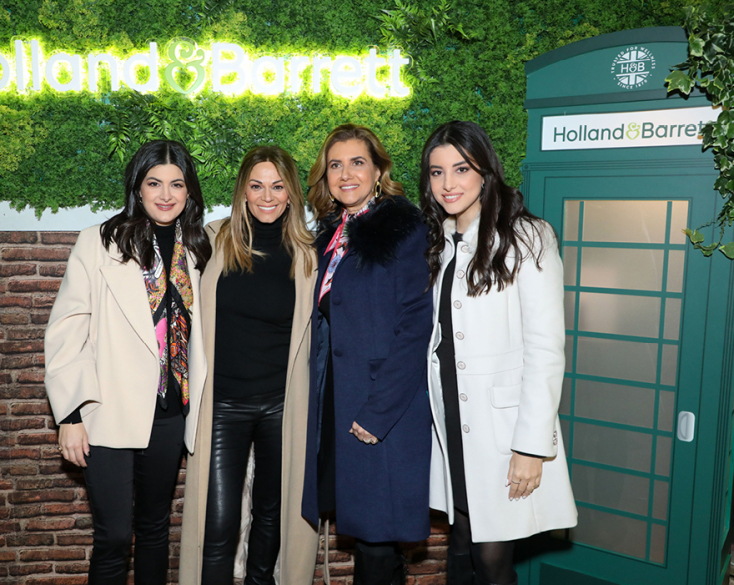 Από αριστερά προς τα δεξιά: Μυρτώ Μαθιού (κόρη της Λήδας Φουρλή), Έλλη Κοκκίνου, Λήδα Φουρλή -  Sustainable development & CSR Director του Ομίλου FOURLIS, Θάλεια Μαθιού (κόρη της Λήδας Φουρλή) – Brand Communications Manager της Holland & Barrett Greece.