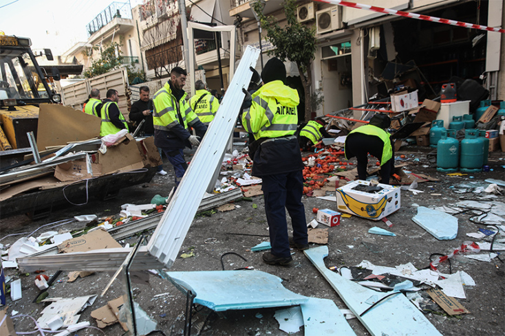 Έκρηξη σε κατάστημα με φιάλες υγραερίου