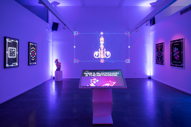 Jonathan St Void: Συνέντευξη με τον εικαστικό για την περφόρμανς They Came from The Dogstar και την έκθεση Intergalactic Postcards στην γκαλερί The Blender στη Γλυφάδα. 