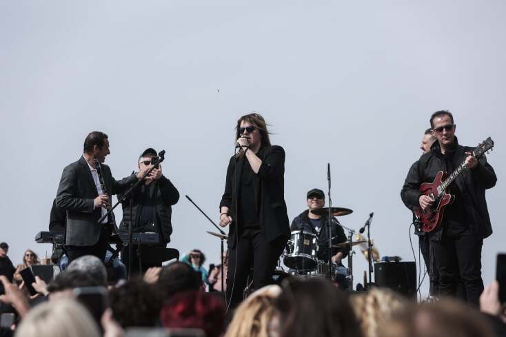 ΚΟΥΛΟΥΜΑ ΣΤΟΝ ΛΟΦΟ ΤΟΥ ΦΙΛΟΠΑΠΠΟΥ ΑΠΟ ΤΟΝ ΔΗΜΟ ΑΘΗΝΑΙΩΝ (ΒΑΣΙΛΗΣ ΡΕΜΠΑΠΗΣ/EUROKINISSI)