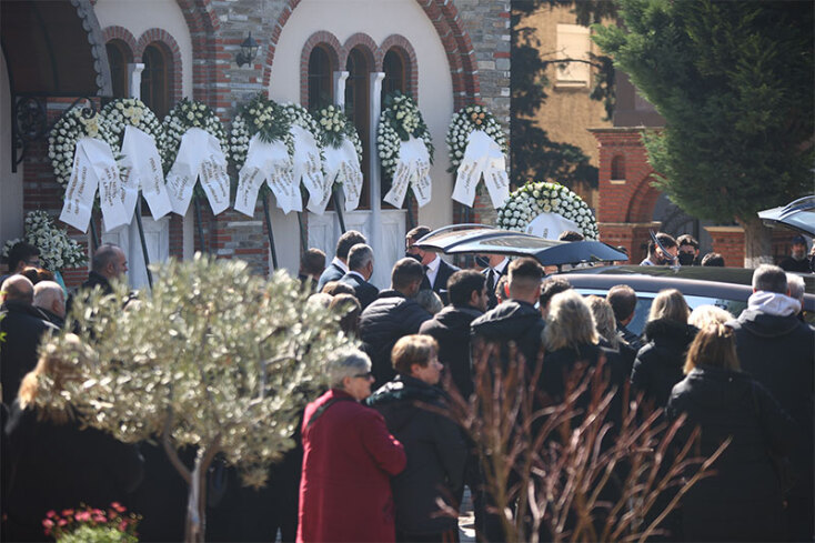 Κηδεία του αστυνομικού και του 15χρονου γιου του στο Κορδελιό