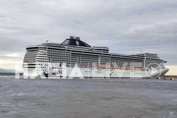 Ακυβέρνητο κρουαζιερόπλοιο στο λιμάνι του Κατάκολου