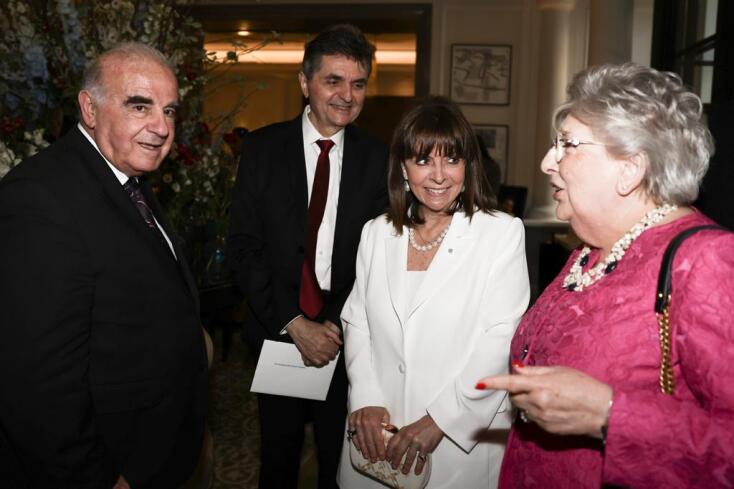 Η Κατερίνα Σακελλαροπούλου και ο Παύλος Κοτσώνης με τον πρόεδρο της Μάλτας, Τζορτζ Βέλλα και τη σύζυγό του