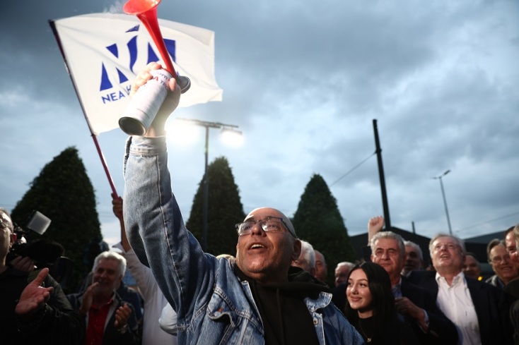 Πανηγυρικό κλίμα στην Πειραιώς - «Μούδιασμα» στον ΣΥΡΙΖΑ