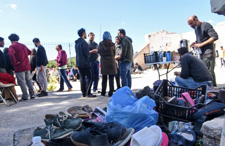 Στοιβαγμένοι σε κατάστρωμα και αμπάρια οι μετανάστες - Δραματικά στιγμιότυπα από την επιχείρηση στην Πύλο