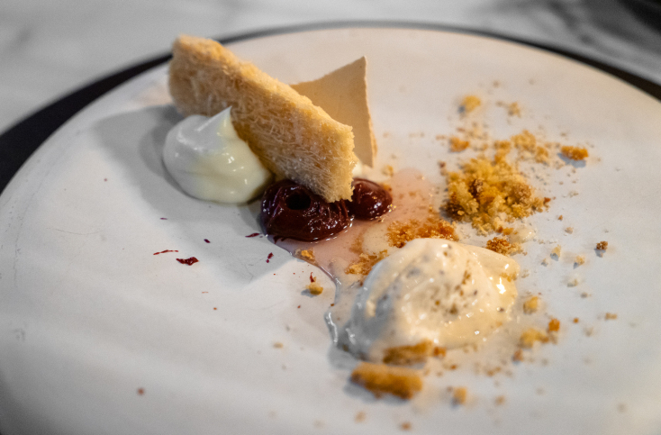 Όλυμπος Νάουσσα: Τα πιάτα, τα κοκτέιλ, η καλοκαιρινή κουζίνα του Δημήτρη Τασιούλα στο εμβληματικό εστιατόριο της Θεσσαλονίκης.