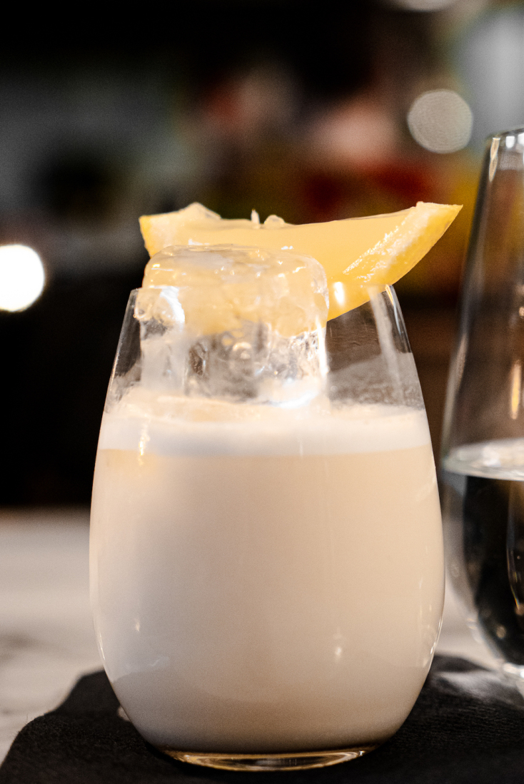 Όλυμπος Νάουσσα: Τα πιάτα, τα κοκτέιλ, η καλοκαιρινή κουζίνα του Δημήτρη Τασιούλα στο εμβληματικό εστιατόριο της Θεσσαλονίκης.