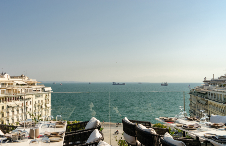 Ορίζοντες: Δοκιμάσαμε το μενού στο roof garden του Electra Palace στη Θεσσαλονίκη, από τον σεφ Γιώργο Βαγιωνά και τον food and beverage manager Νίκο Σπαχή.