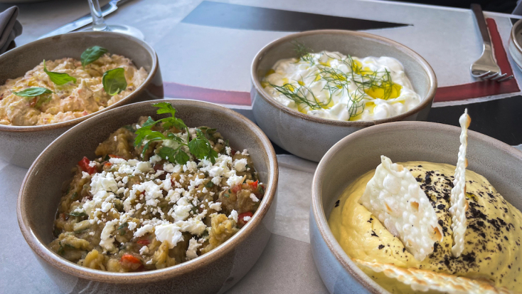 Ορίζοντες: Δοκιμάσαμε το μενού στο roof garden του Electra Palace στη Θεσσαλονίκη, από τον σεφ Γιώργο Βαγιωνά και τον food and beverage manager Νίκο Σπαχή.