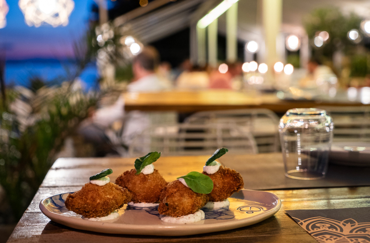 Μαϊάμι seafood restaurant: Η ιστορία, το παρελθόν αλλά και το παρόν του εμβληματικού εστιατορίου της Θεσσαλονίκης. 