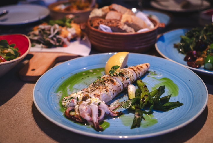 Η Γιώτα Κουφαδάκη της Μπουκαδούρας κι ο Απόστολος Αλτάνης του Hyatt Regency συνεργάζονται για πέντε ιδιαίτερα γαστρονομικά events.