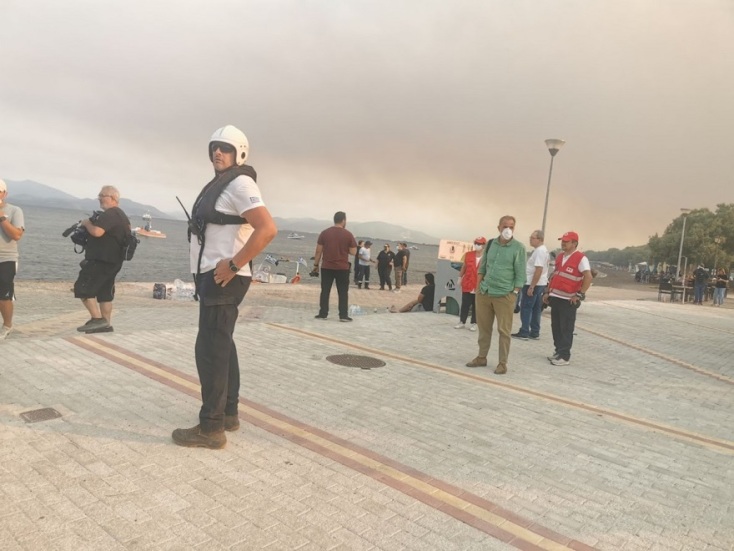 Φωτιά Μαγνησία: Εκκένωση κατοίκων Αγχιάλου διά θαλάσσης προς Βόλο