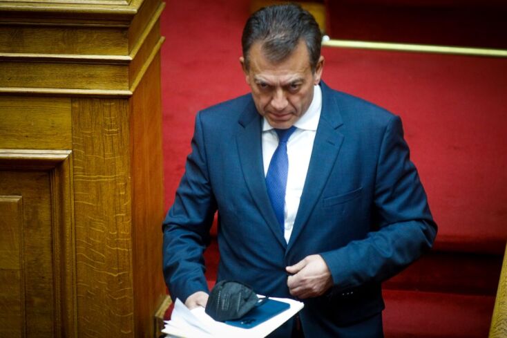 Η παραίτηση Μηταράκη εν μέσω πυρκαγιών και η «σκυτάλη» στον Γιάννη Οικονόμου