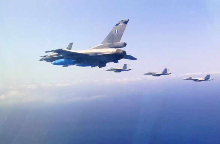 Εντυπωσιακές εικόνες από την άσκηση με το αεροπλανοφόρο USS Gerald R. Ford