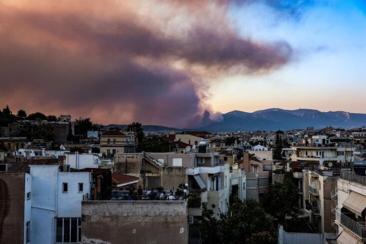 Σκέπασε την Ακρόπολη ο καπνός από τα πύρινα μέτωπα