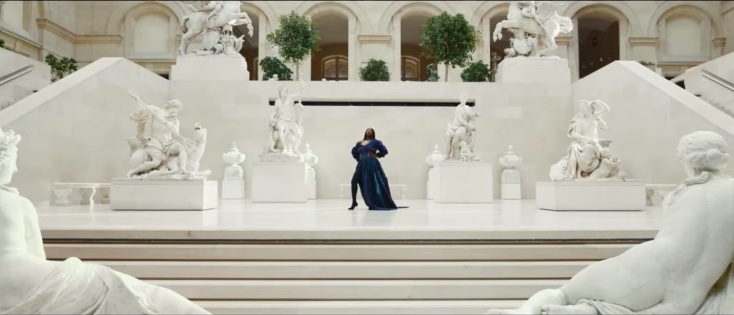 Lancôme x Louvre: Μια συλλογή προϊόντων μακιγιάζ, που δημιούργησαν το μουσείο του Παρισιού και η εταιρία ομορφιάς με έμπνευση εκθέματα του Λούβρου. 