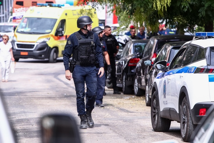 Ταμπουρωμένος άνδρας σε σπίτι στον Νέο Κόσμο