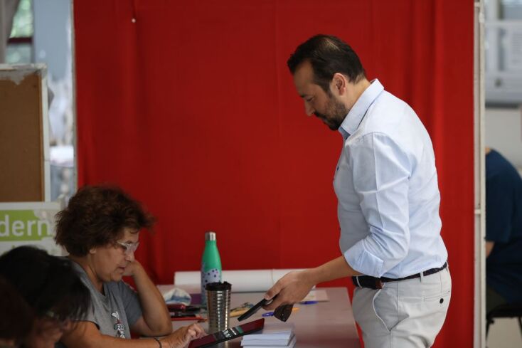 Προβάδισμα δέκα μονάδων του Στέφανου Κασσελάκη για την προεδρία του ΣΥΡΙΖΑ