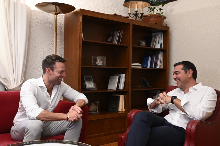 Συνάντηση Στέφανου Κασσελάκη και Αλέξη Τσίπρα στη Βουλή