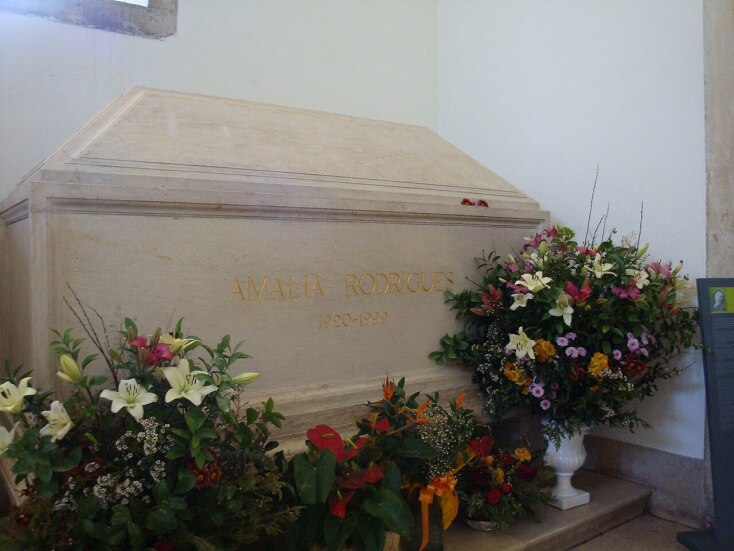 Ο τάφος της Αμάλια Ροντρίγκες