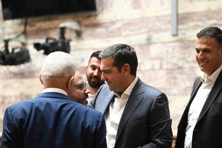 Στιγμιότυπα από τη συνεδρίαση της ΚΟ του ΣΥΡΙΖΑ στη Βουλή